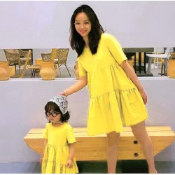 Комплект платьев с рюшами мама дочка
