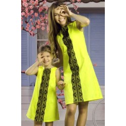 Комплект платьев мама и дочка с кружевом