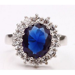 Кольцо с синем камнем 17,3 уценка